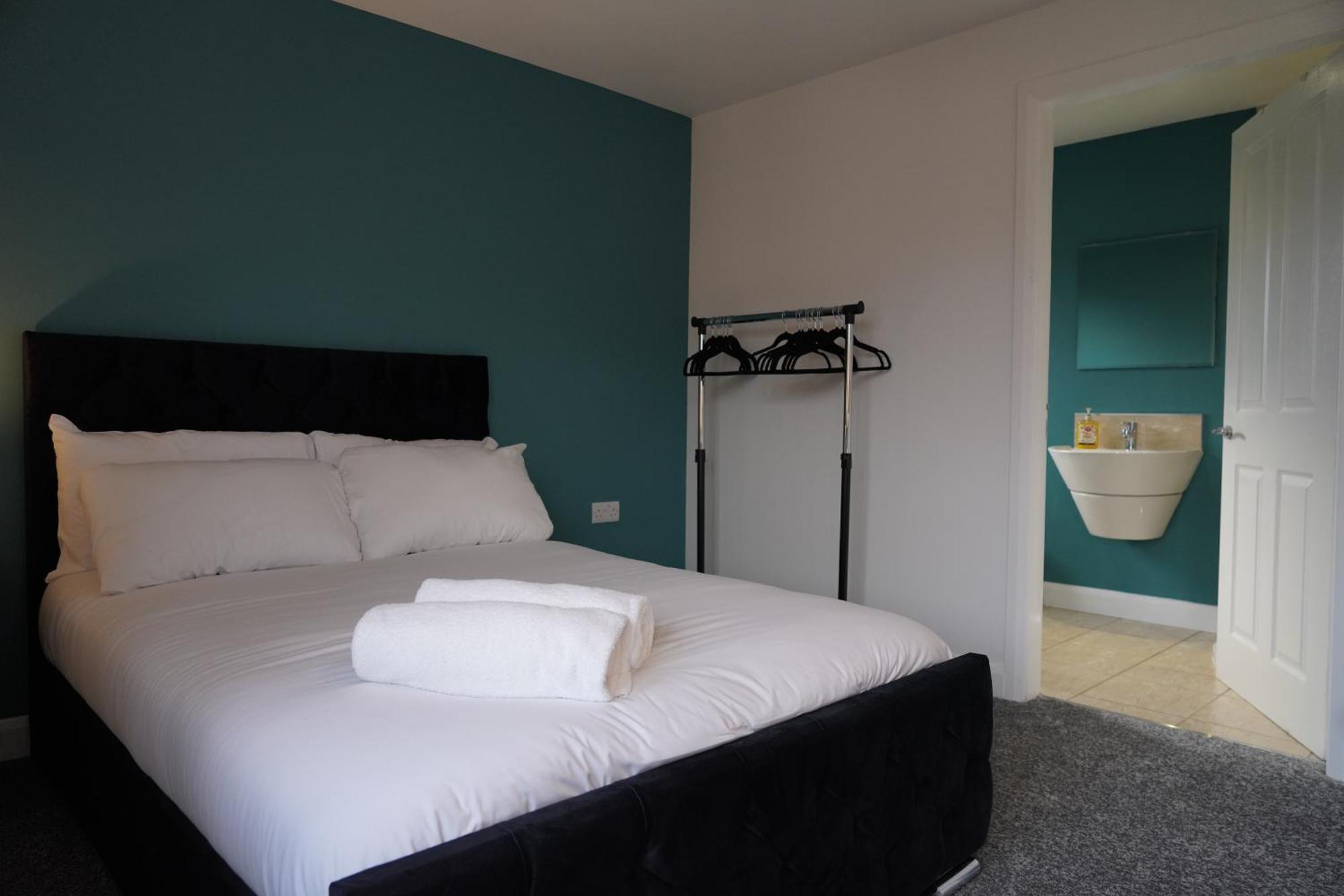 8 Double Beds In A 5 Bedroom House, Pets Welcome Epworth Exterior foto
